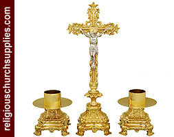 Altar crucifix with candle holders in brass